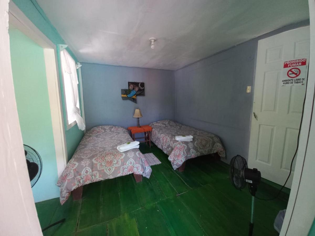 Bed and Breakfast Donde Familia Manito Paquera Exterior foto